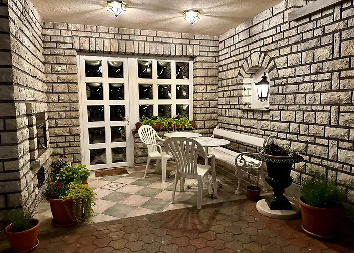 Ello בית הארחה